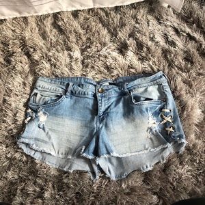 JEAN SHORTS! Billabong shorts